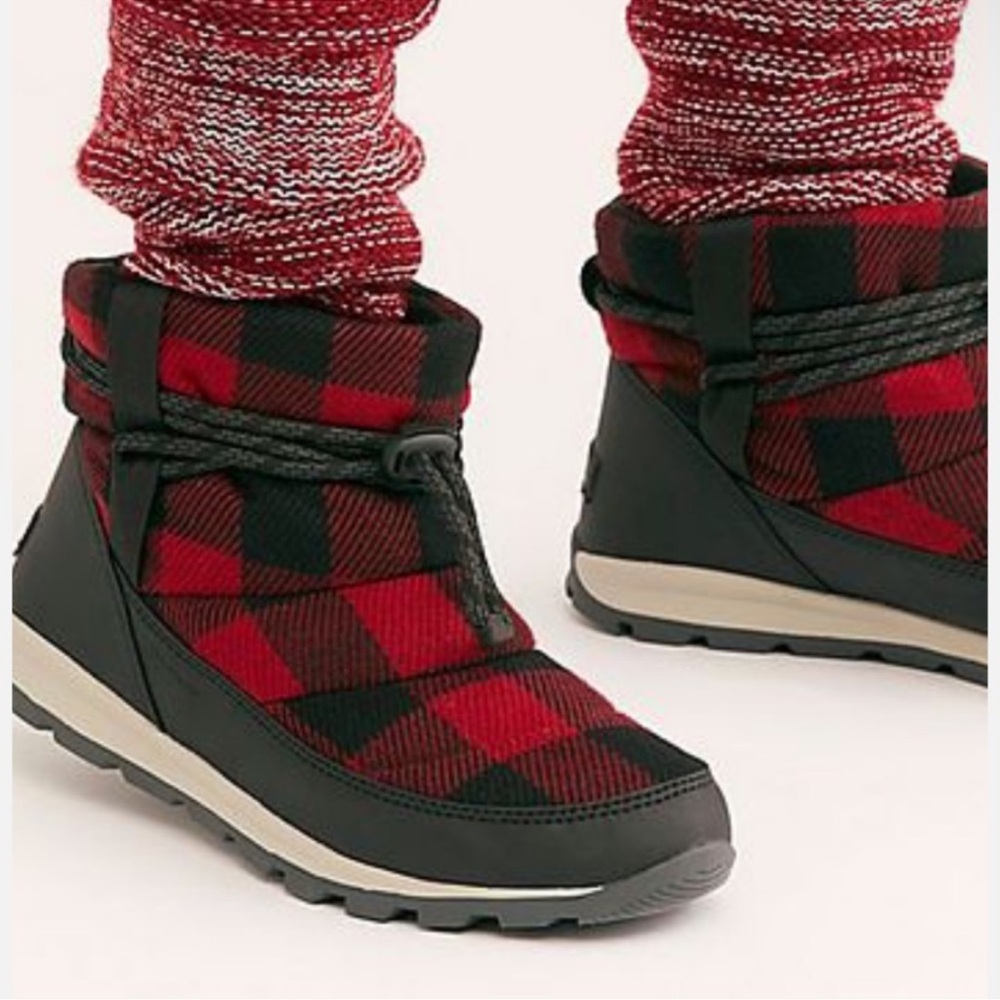 SORREL Whitney Short Winter Boots in Buffalo Plaid Size 8 — VERY GENTLY WORN!!!